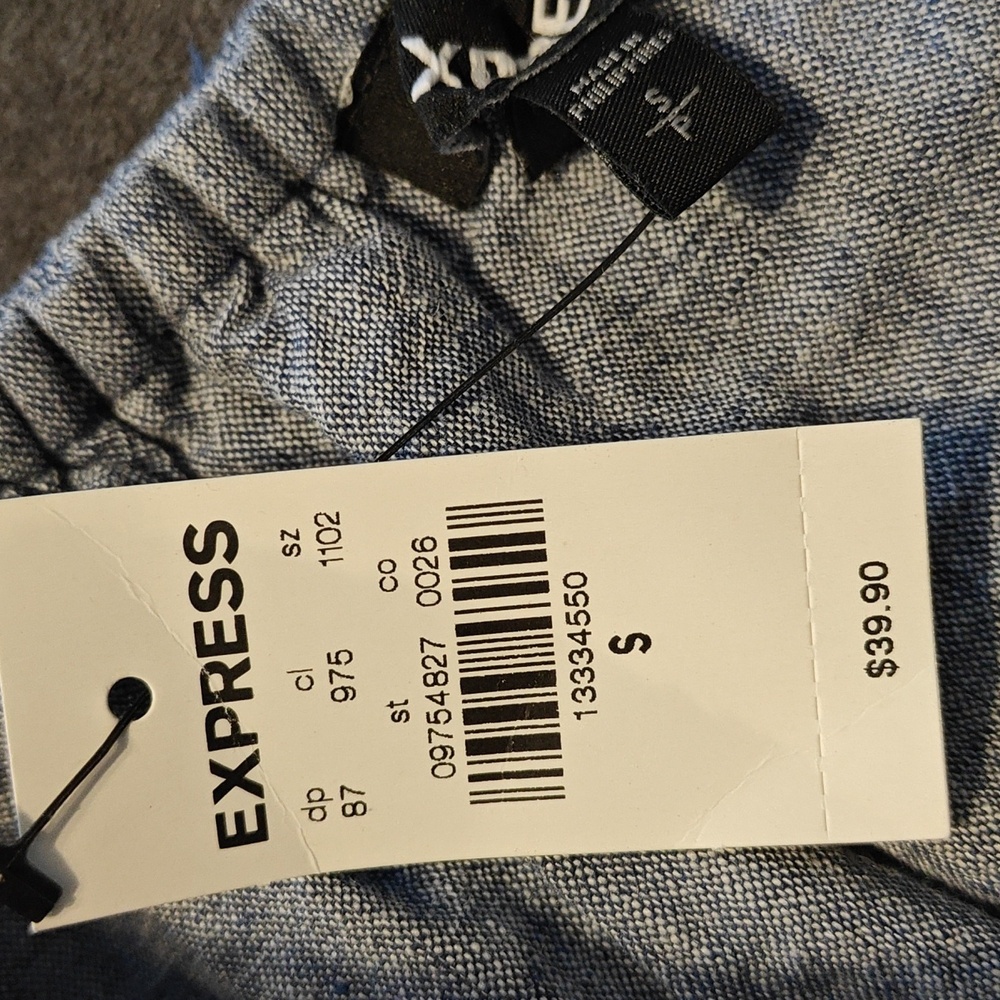 Express Gray Ruffle Crop Top - Picture 5 of 7
